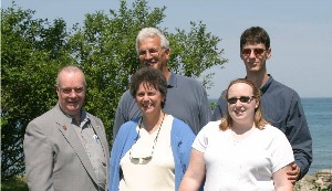 Jimmy and Waldoch family 2003.JPG (23426 bytes)