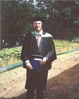 Joe's Graduation from uni2.jpg (22175 bytes)