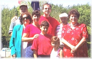 Christy's family 1999.JPG (26817 bytes)