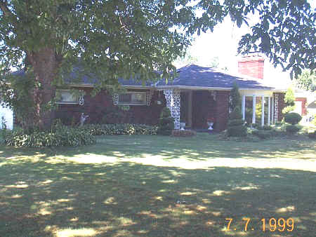 pat's house1.JPG (75929 bytes)