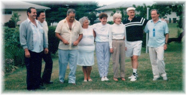 seniors1990.JPG (70874 bytes)